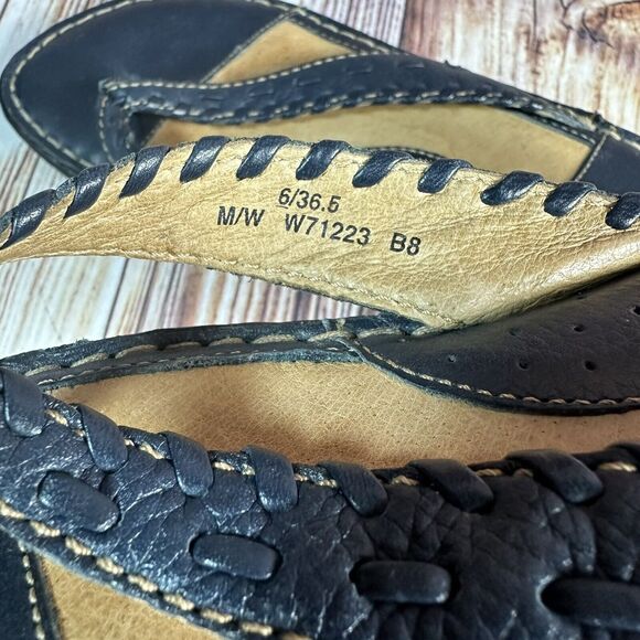 BORN Sandals Womens Size 6 Blue Leather Flip Flops Thongs Flats Casual Shoes - Picture 10 of 11